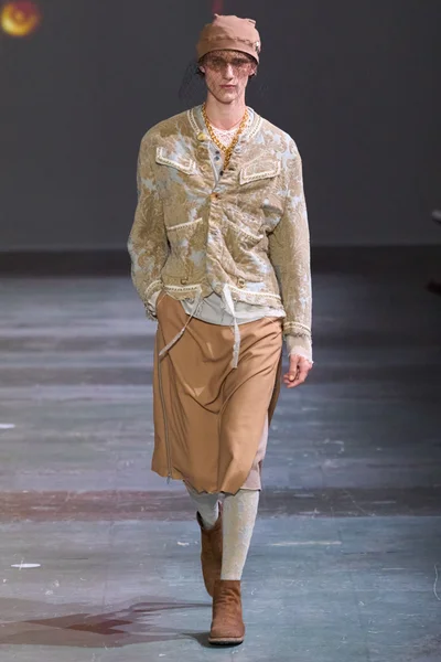 Look 43